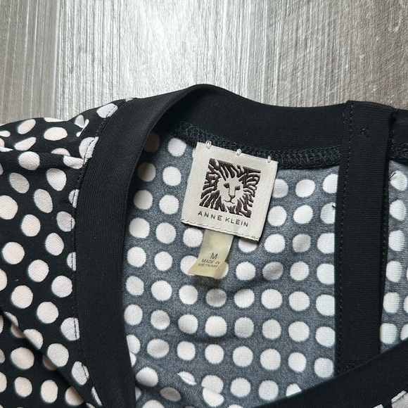 Anne Klein Polka Dot Stretch Back Button Short Sleeve Top - Medium - Picture 6 of 8